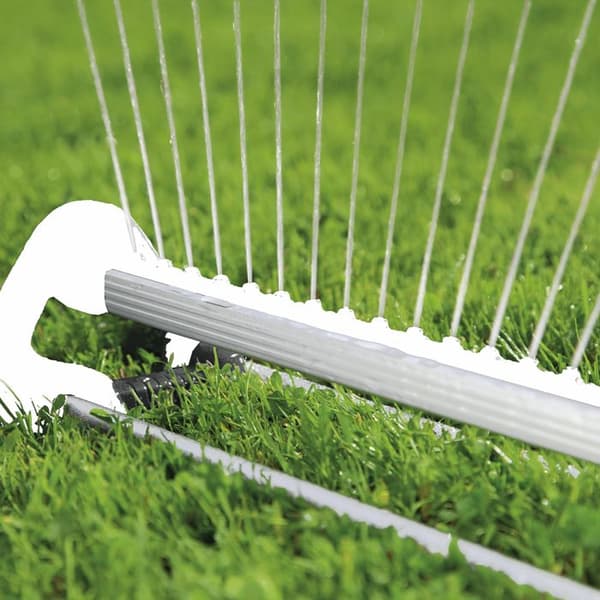 Aqua M oscillerande sprinkler - GARDENA - Yta 250m² - Räckvidd max 18m - UV- och frostbeständig - 5 års garanti