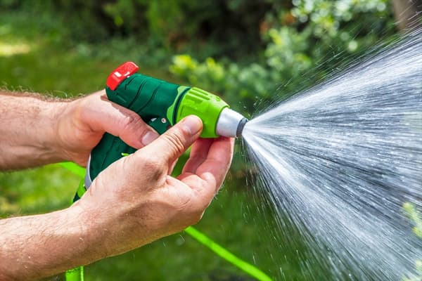 Säädettävä pistoolin sprinkleri