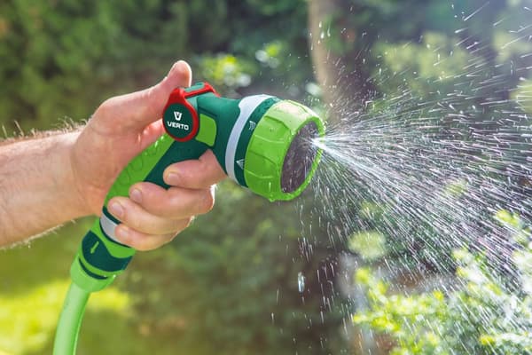 7-funktions pistolsprinkler med jævn strømregulering