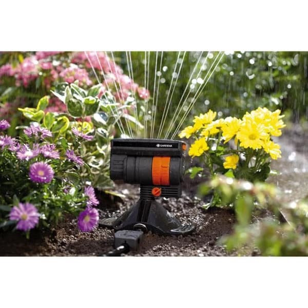 GARDENA OS 90 oscillerande sprinkler – Ekonomisk vattning av rektangulära ytor – Höjdjusterbar – 5 års garanti
