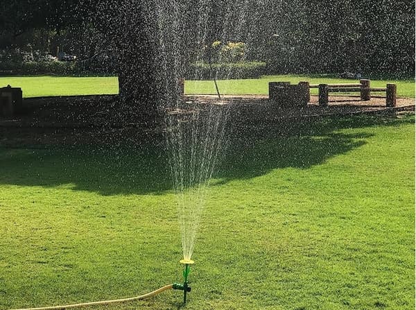 Trädgårdssprinkler solros trädgårdsvattenkanna
