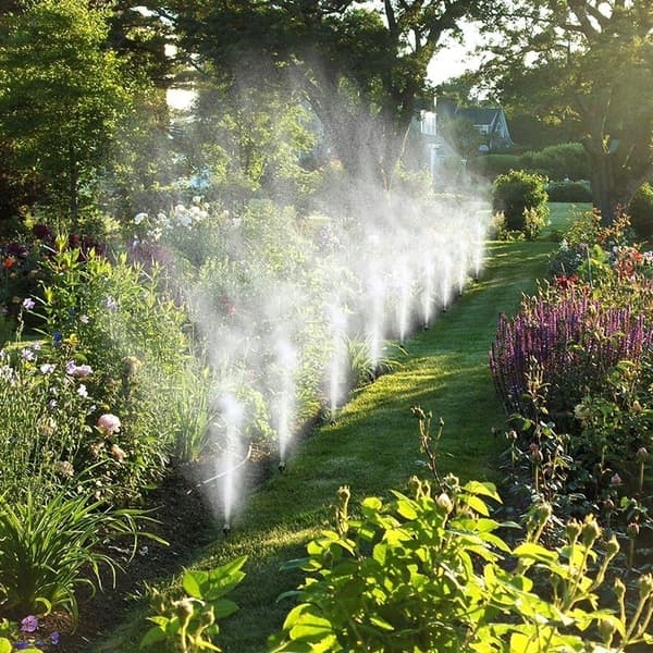 KASTELUJÄRJESTELMÄ SPRINKLERI VESIVERHO VEDEN KASTELU