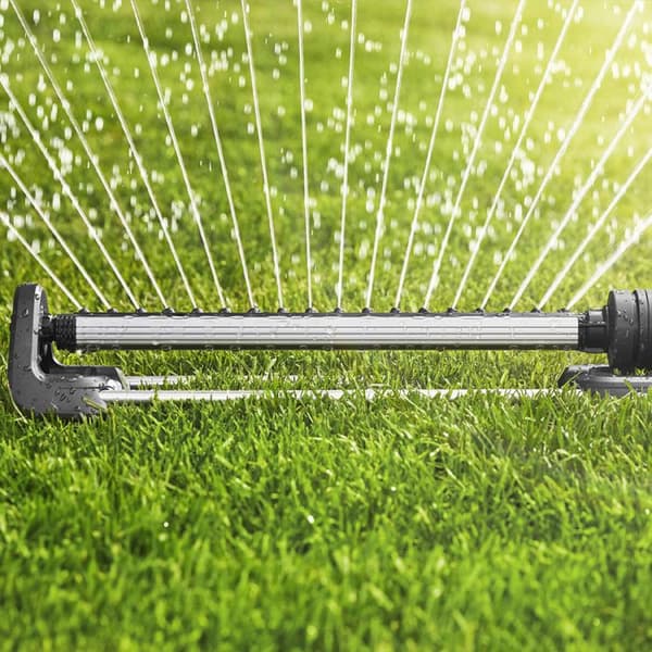 GARDENA Aqua L oscillerande sprinkler - Yta 280m² - Räckvidd 18m max - UV- och frostbeständig - 5 års garanti