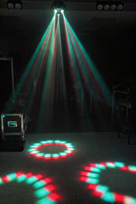 BeamZPro MadMan 3 x30W RGBW 4in1 beam, 132 SMD 3in1 LED