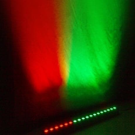 BeamZ LCB183 DMX LED-bar med 18x 4W RGB-lysdioder i 3 sektioner
