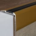 Miniatyrbild 3 av 6: PROVISTON aluminiummarknad anodiserad guld l 58 mm H 45 mm L 2700 mm genomborrad trappräckeshörn kombinerad hörn.