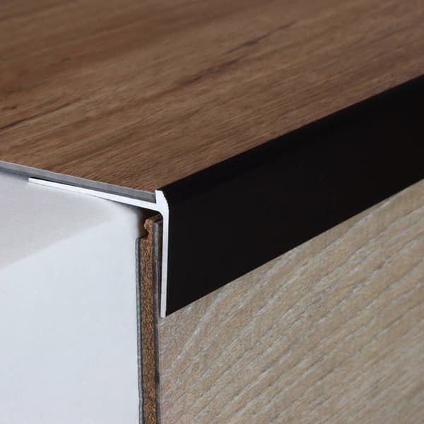 PROVISTON aluminium anodiserad mörkbrons list l 37 mm H 24 mm L 2700 mm borrad trapphörnlist kombinerad hörnlist