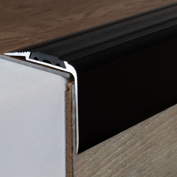Aluminium anodiserad mörkbrons trappnos L 58 mm H 45 mm 1 styck borrad