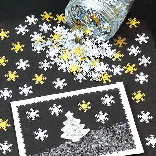 Vita, gyllene och silverfärgade snöflingor för kort, collage och skyltar (Per burk)
