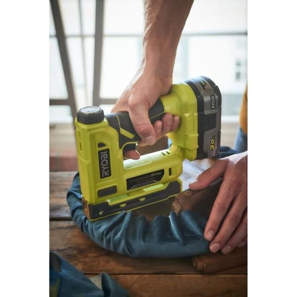 RYOBI 18V T50 häftapparat - 6,35 till 14,3 mm T50 häftklamrar