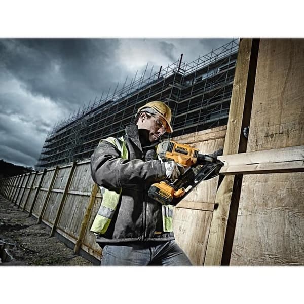 DEWALT DCN 692 N 18V sladdlös spikpistol - 2 hastigheter - spetsar upp till 90 mm