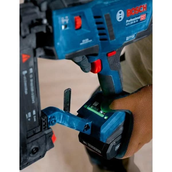 BOSCH GTH 18V-38 M häftapparat - Kraftfull kolfri häftapparat med mycket låg rekyl - Sladdlös och gasfri