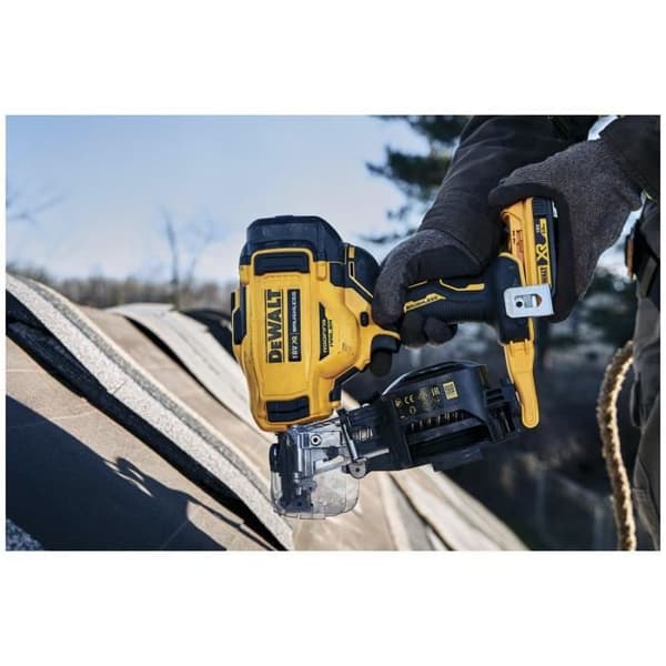 DeWALT DCN45RND2 Sladdlös spikpistol för trätak 18V 2Ah