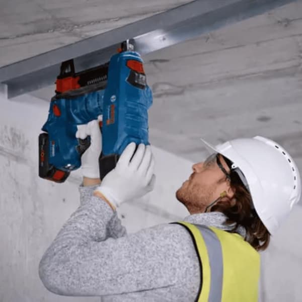 Batteridriven betongspikpistol - Bosch - GNB 18V-38 - BITURBO-teknologi - 18V strömförsörjning - Professionell
