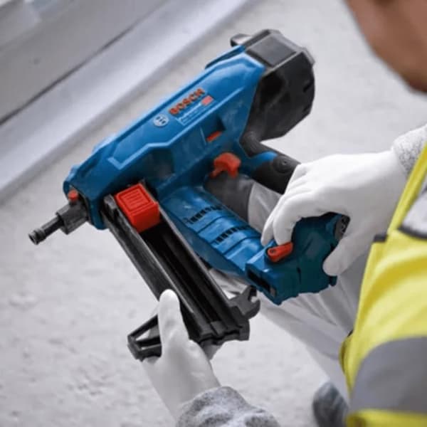Batteridriven betongspikpistol - Bosch - GNB 18V-38 - BITURBO-teknologi - 18V strömförsörjning - Professionell