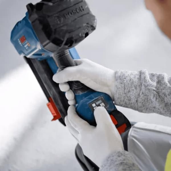Batteridriven betongspikpistol - Bosch - GNB 18V-38 - BITURBO-teknologi - 18V strömförsörjning - Professionell