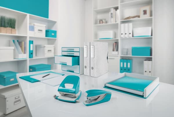 Häftapparat LEITZ 5502 30 ark WOW isblå