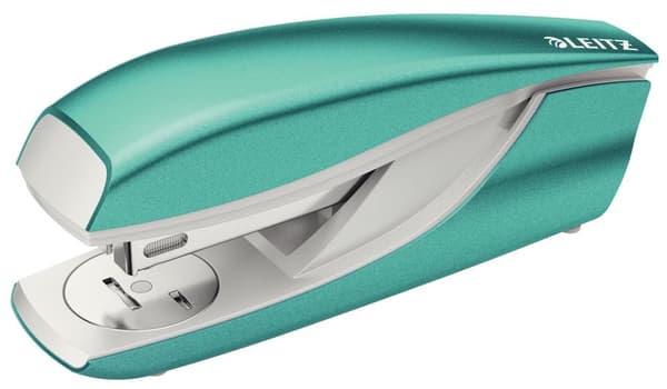 Häftapparat LEITZ 5502 30 ark WOW isblå