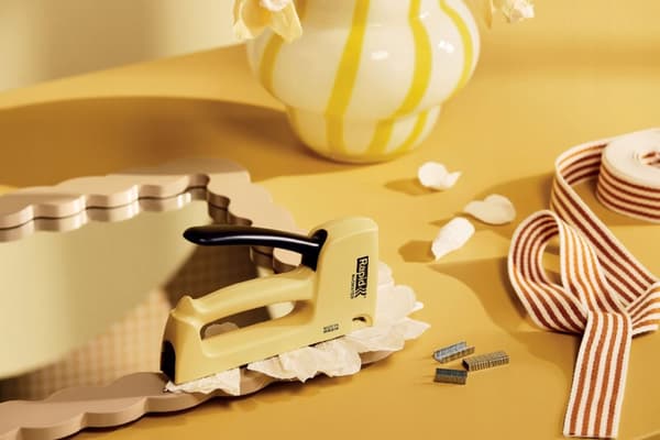 Rapid R53 SoS Blomster manuell häftmaskin gul gjord av ekologiska material