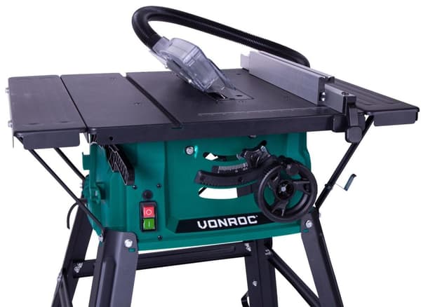 VONROC Bordrundsav - 1500W | 210mm | Støvsugeradapter - Ståloverflade | Inkl. Guide - Savklinge og Tilbehør