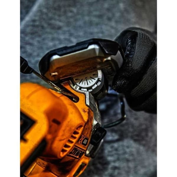 DeWALT DCS334N Sticksåg - Trådlös - 18V - 400W - Trä - 3800 varv/min