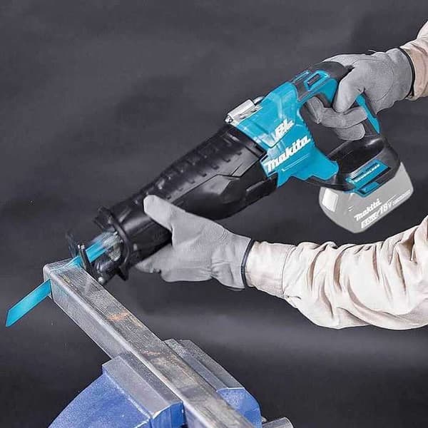 Kolvsåg 18 V Li-Ion maskin endast MAKITA DJR187Z