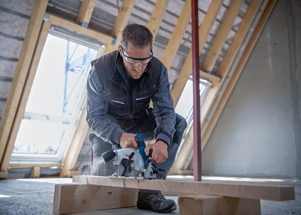 Bosch Professional GKS 18V-57-2 L solo Sladdlös bärbar cirkelsåg Max skärdjup (90°) 57 mm + klubba