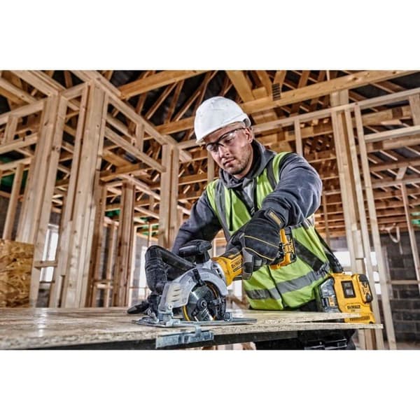 18V XR-cirkelsåg (inget batteri eller laddare) + Tstak II-fodral - DEWALT - DCS571NT-XJ