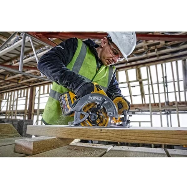 Cirkelsåg 2.0 XR FLEXVOLT 54V 2Ah Li-Ion Borstlös DEWALT - 190mm - utan batteri - TSTAK box - DCS578NT-XJ