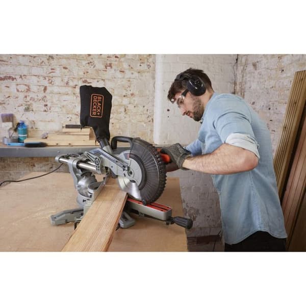 BLACK+DECKER Cirkelsåg BES700-QS 1600W