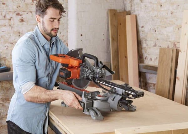 BLACK+DECKER Cirkelsåg BES700-QS 1600W