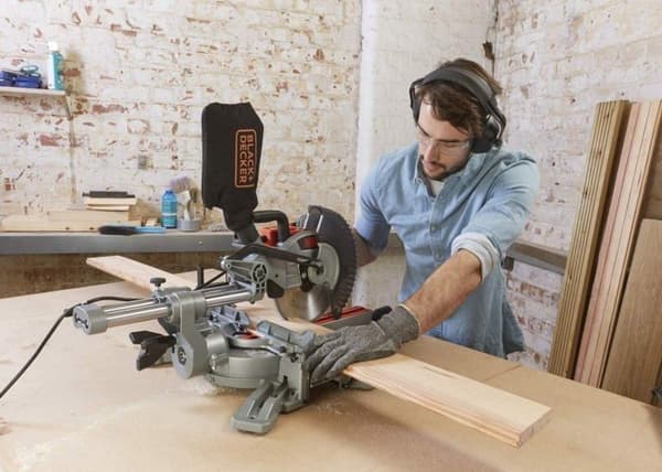 BLACK+DECKER Cirkelsåg BES700-QS 1600W