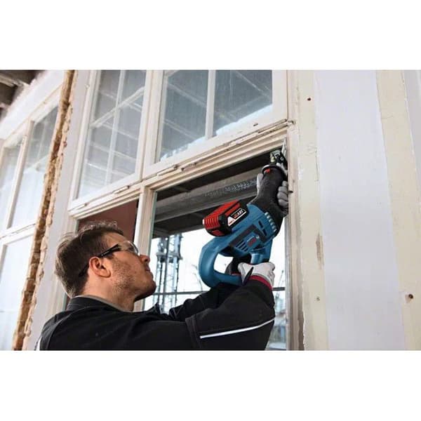 Bosch Professional sladdlös sabelsåg 06016A8108 18 V