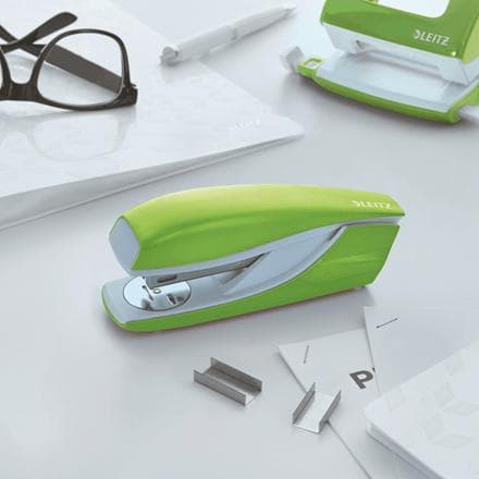 Leitz WOW Häftapparat 5502 NeXXt - Kapacitet 30 ark - Inkluderar häftklamrar - GS-Safe Testad - För kontor och hemarbete - Perfekt för hemmakontor - G
