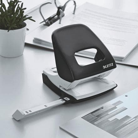 Leitz NeXXt WOW metallkontorshålslag - 2 hål - Perforerar upp till 30 ark - svart