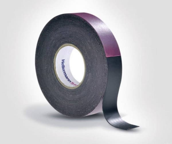 HellermannTyton HTAPE-POWER600-38x6,7-NR-BK (6,7) 711-10201 Selvklæbende tape (LxB) 6,7 mx 38 mm 1 stk.