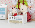 Miniatyrbild 1 av 2: Set med bebis Chokladkanin (Spjälsäng), Sylvanian Families