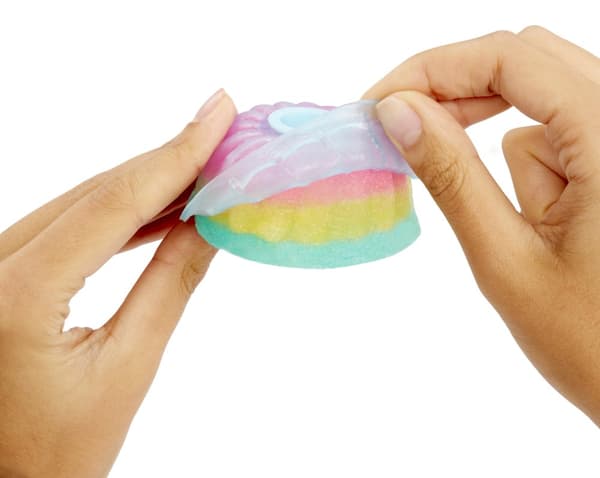 L.O.L. Surprise Confetti Pop Birthday Cake