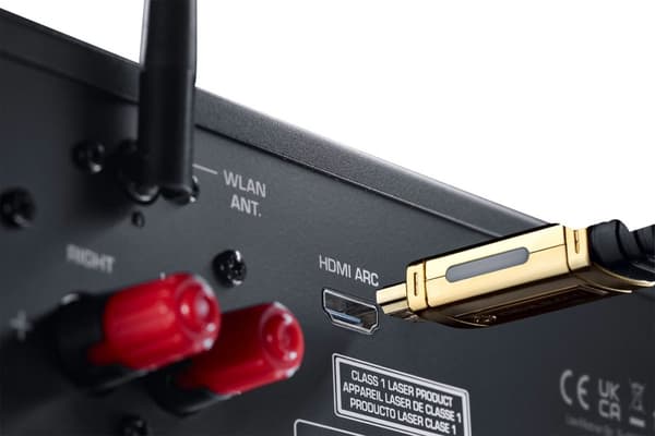 Magnat MC 400 - Netværksafspiller 40 W, 2,0 kan. stereo, sort
