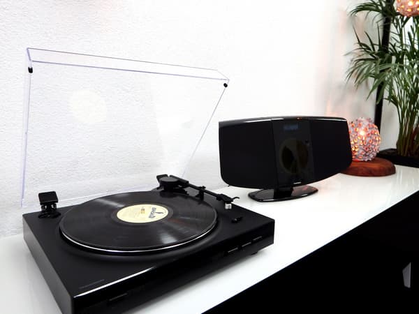 Stereoanlæg / Digitalt minitower med pladespiller THOMSON TT350 & MIC400