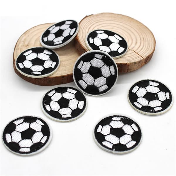 2 stykker 7,3 cm tegneserie fodbold Stryg på broderet patch Applikation badge