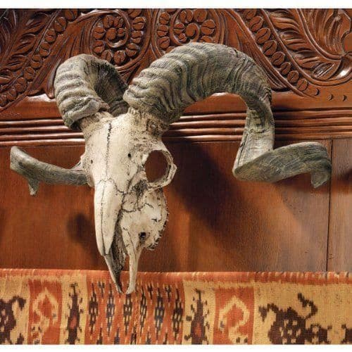 Design Toscano Corsican bagge skallväggtrofé med sina horn CL3377 Flerfärgad 18 x 47 x 29 cm