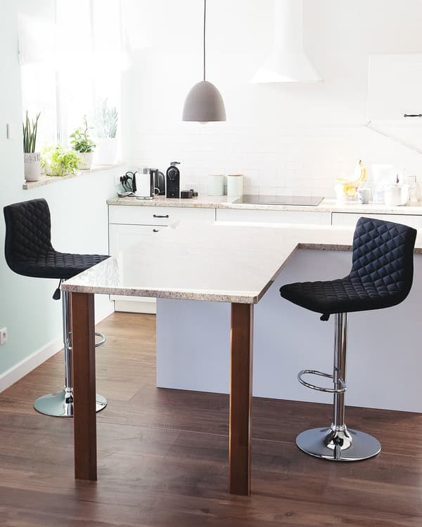 Set med 2 barstolar Svart Tyg Quiltad Gaslyft Justerbar Svängbar Fotstöd