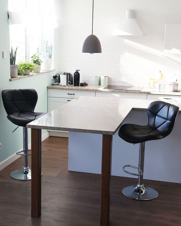 Set med 2 barstolar Svart Konstläder Svängbar höjd Justerbar Modern Köksbarstol