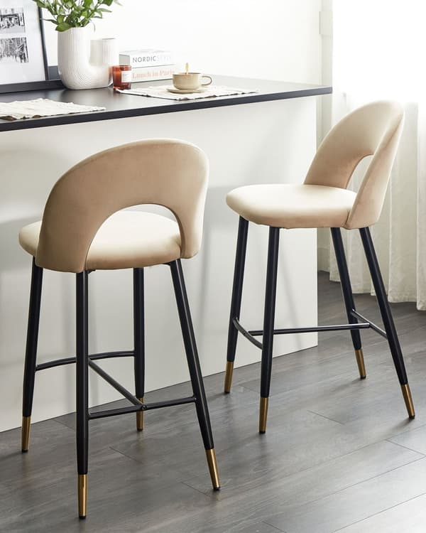 Baarituoli beige 2 kpl samettiverhoilu teräs vaneri jalkatuet retro moderni
