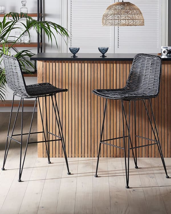 Sett med 2 Barstoler Svart Rotting Flettet Metallramme Rustikk Innendørs Boho Design