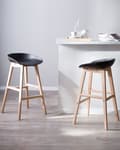 Miniatyrbilde 2 av 10: Sett med 2 barkrakker i lyst tre og svart plast med 85 cm sete Benkestol
