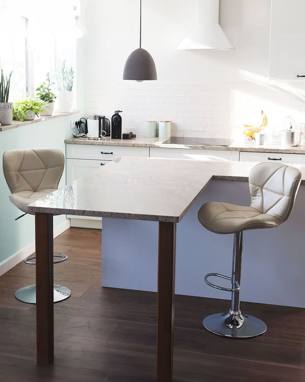 Sett med 2 Barkrakker Beige Kunstlær Svingbar Høydejusterbar Moderne Kjøkkenstol