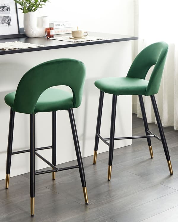 Set av 2 Barstolar Smaragdgrön Sammet Svart Stål Retro Design Gulddetaljer Matsal