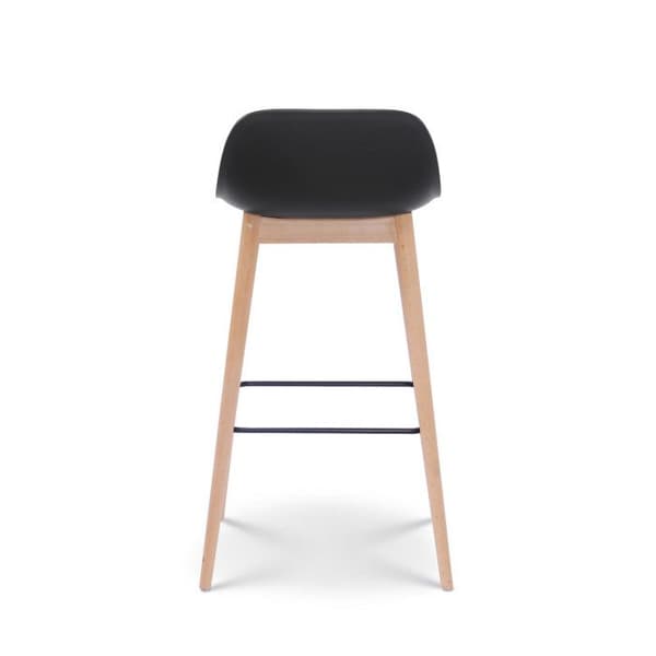Set med 2 svarta barstolar i skandinavisk stil med ben i naturligt trä - Höjd 66 cm